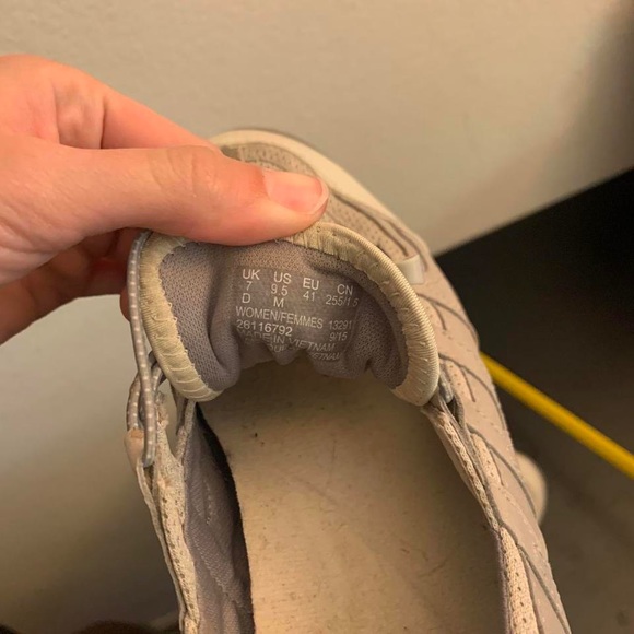 GRAY CLARKS SNEAKERS - Picture 4 of 5